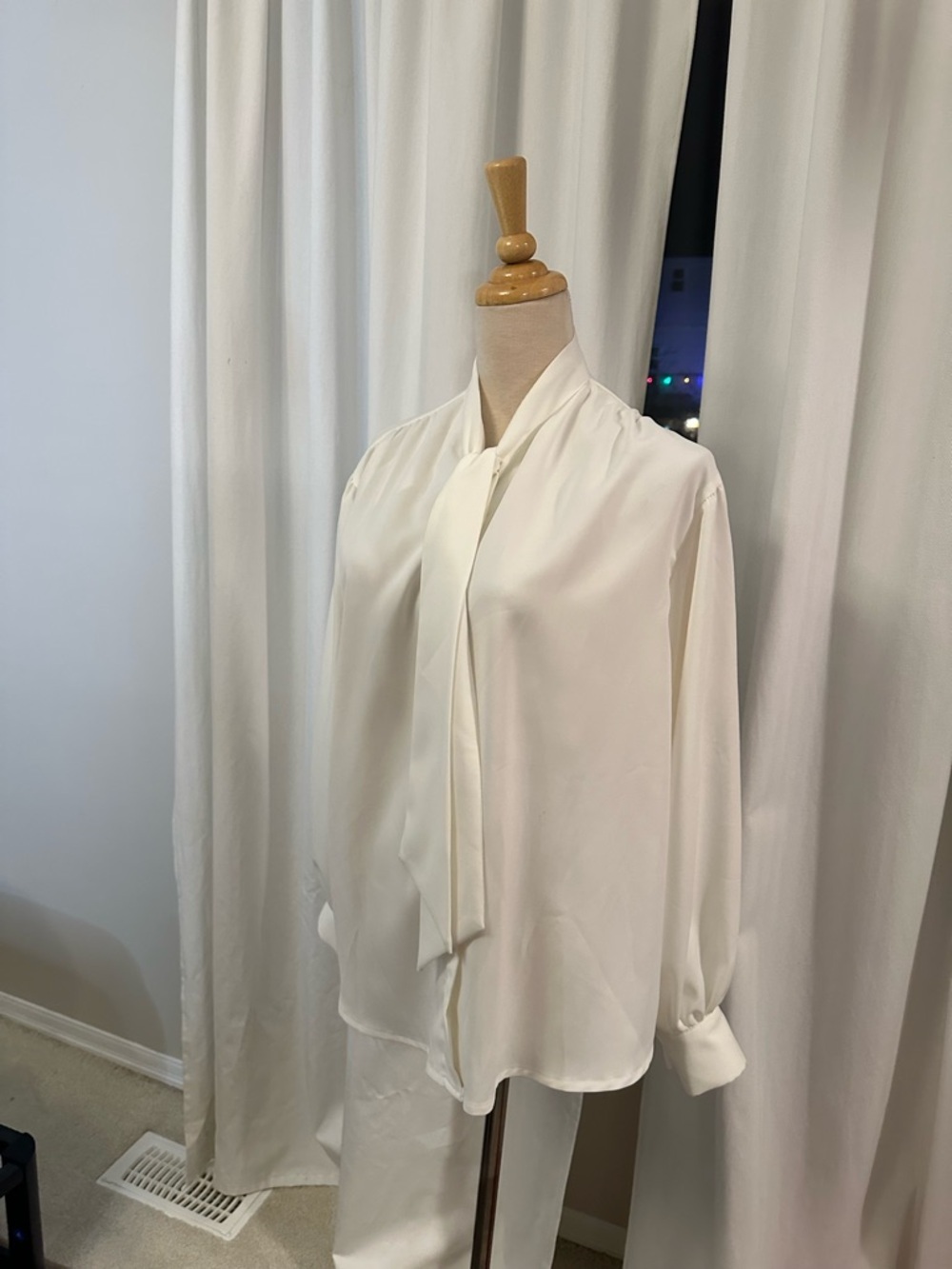 Cream Bow Tie Neck Blouse - Picture 4 of 5